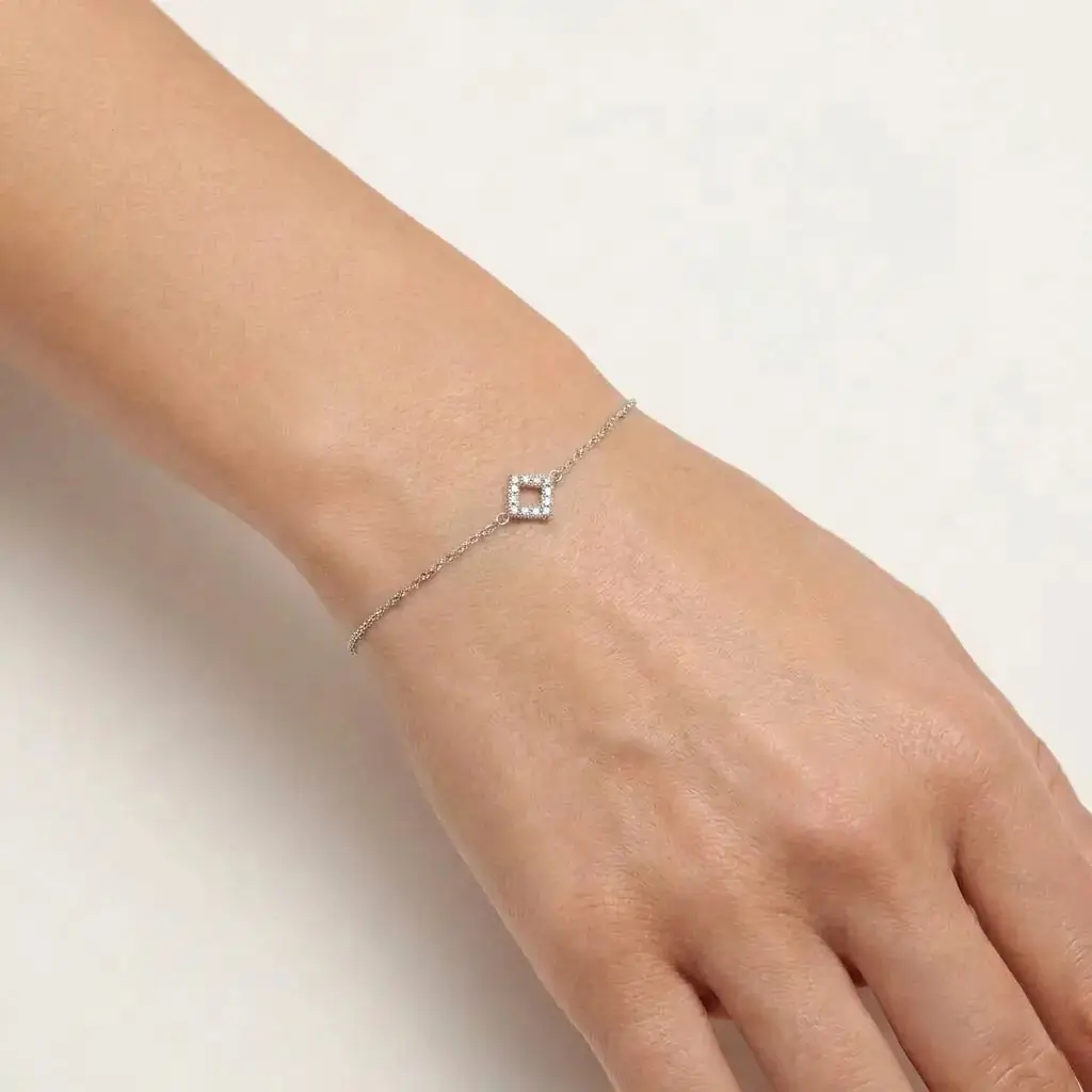 Funky Square Bracelet in white gold with a pavé diamond square motif