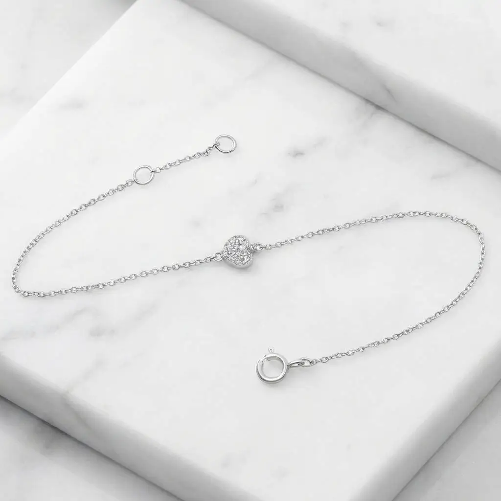 Mini Heart Bracelet in white gold with a pavé diamond heart